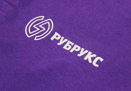 Футболка поло с логотипом и другие сувениры для Рубрукс
